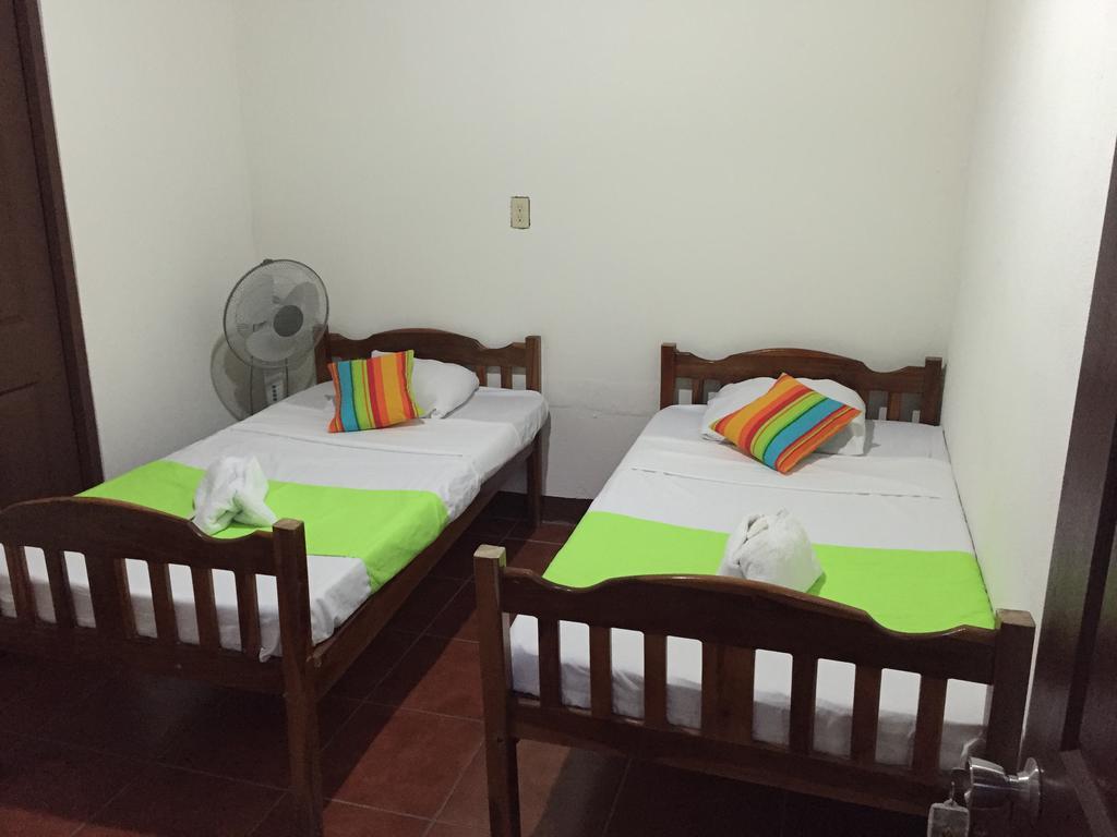 Hostal El Jardin León Екстериор снимка
