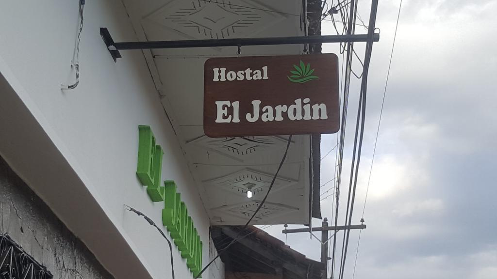 Hostal El Jardin León Екстериор снимка