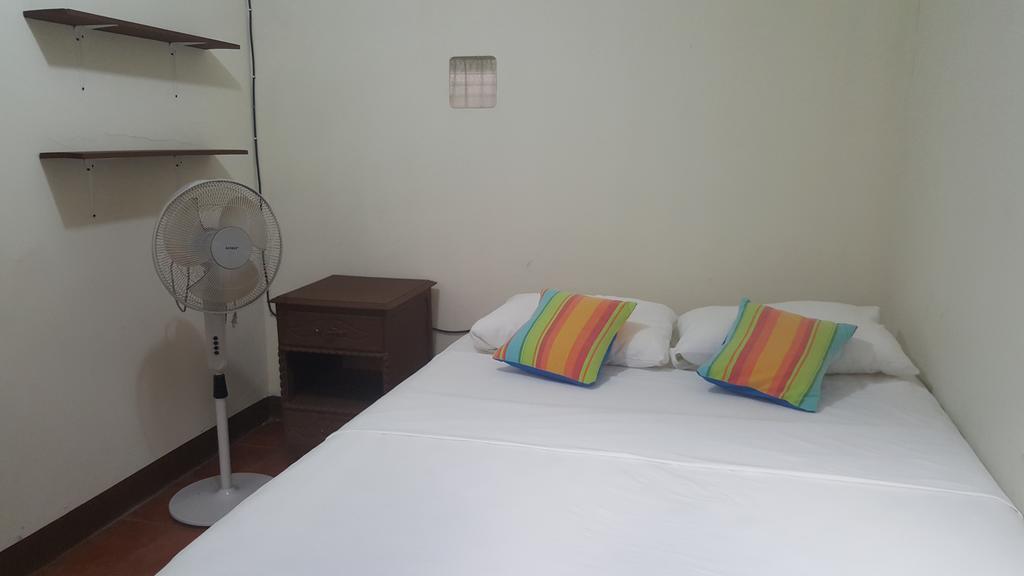 Hostal El Jardin León Екстериор снимка