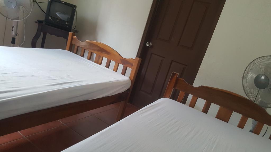 Hostal El Jardin León Екстериор снимка