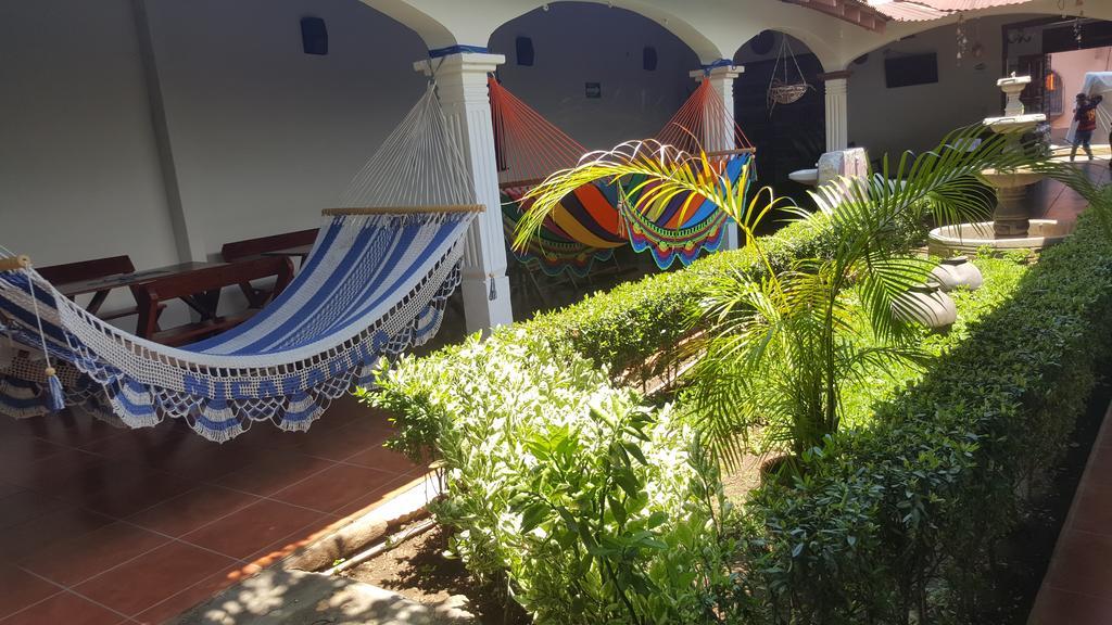 Hostal El Jardin León Екстериор снимка