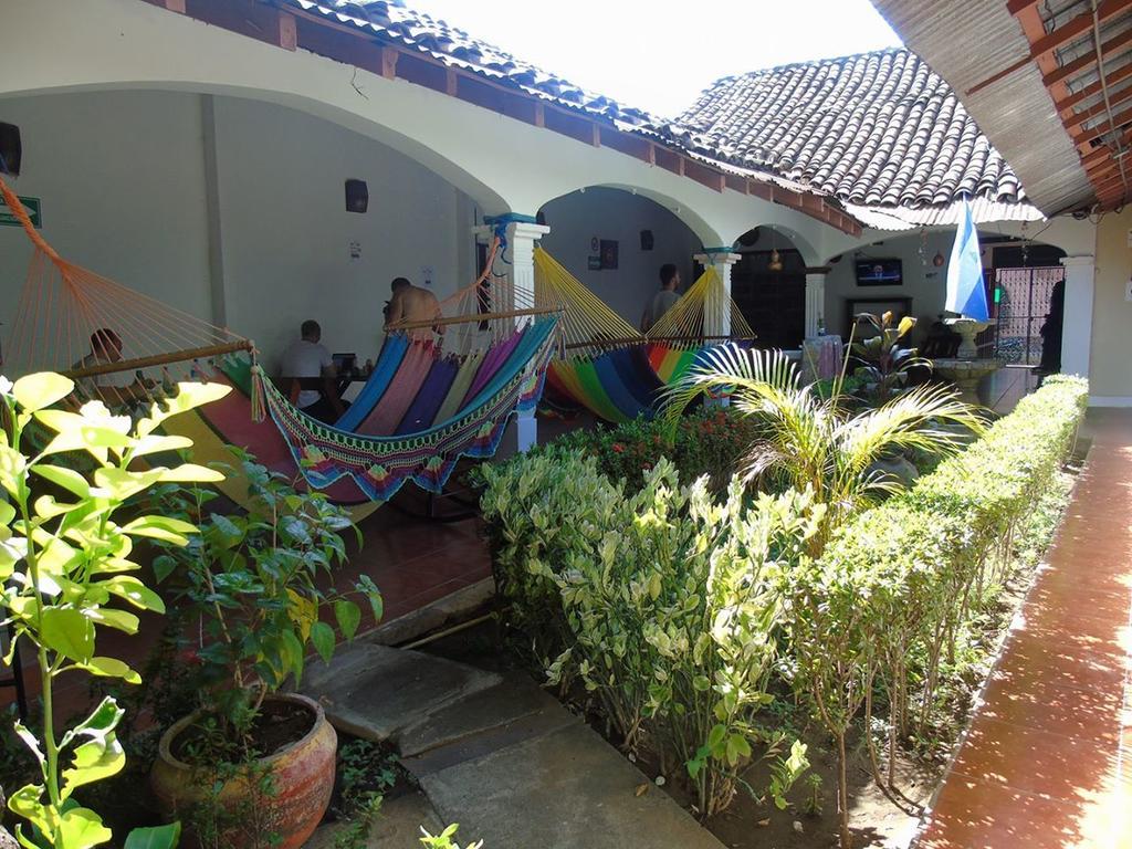 Hostal El Jardin León Екстериор снимка